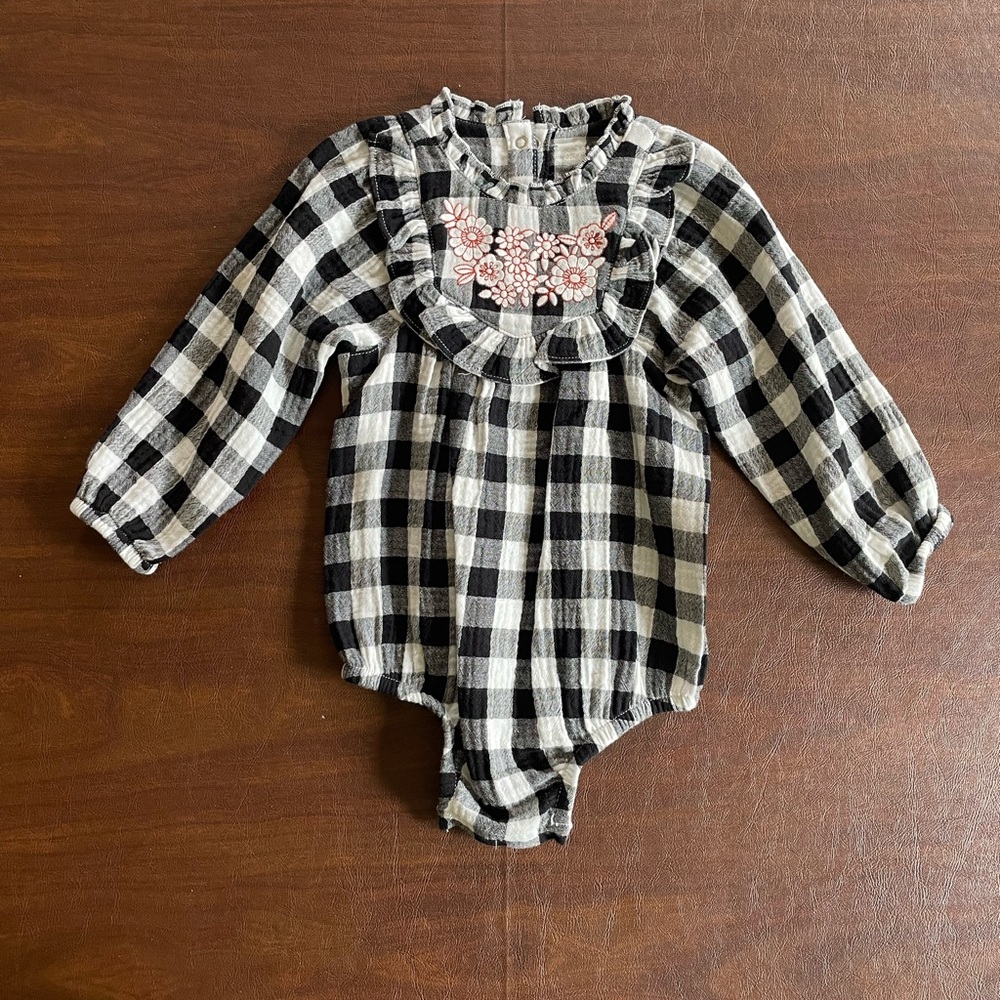 Cat & Jack Black and White Checkered Baby Outfit